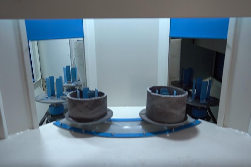 automatic turntable sandblasting machine